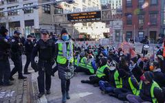 New York : des ponts et un tunnel bloqués par des manifestants pro-Palestine