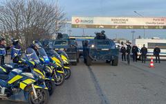 «Le calme avant la tempête» : Rungis se prépare au siège des tracteurs français
