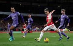 Angleterre: Arsenal punit Liverpool, la course au titre relancée