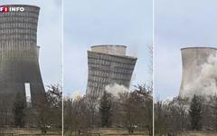 EN IMAGES - La tour historique de la centrale de Saint-Avold dynamitée, elle s'effondre en quelques secondes