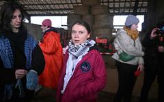 Greta Thunberg rejoint les opposants à l'autoroute A69 dans le Tarn