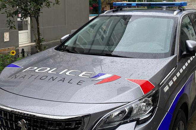 Un policier jugé pour avoir accidentellement tué sa collègue par balle à Saint-Denis
