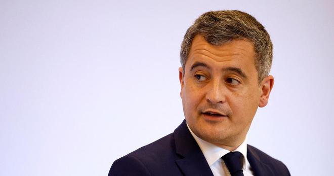 Comme Sarkozy en son temps, Darmanin s’affiche aux côtés de son épouse et de ses fils dans Paris Match