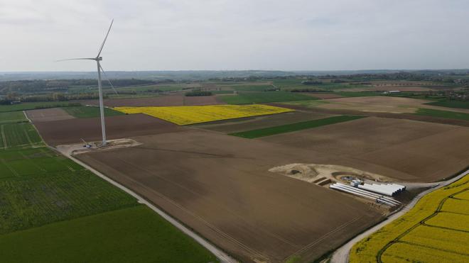 Éoliennes de Pihem : le vent ralentit le chantier et la construction