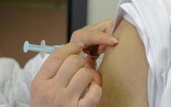 Le Royaume-Uni fait cavalier seul sur le vaccin