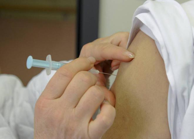Le Royaume-Uni fait cavalier seul sur le vaccin