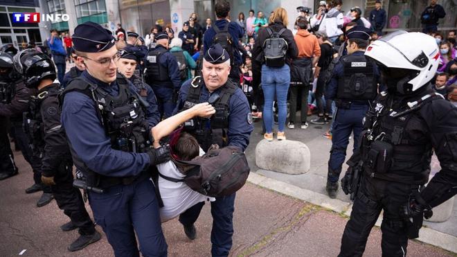 Paris : 224 militants interpellés après une action devant Amundi, actionnaire de TotalEnergies