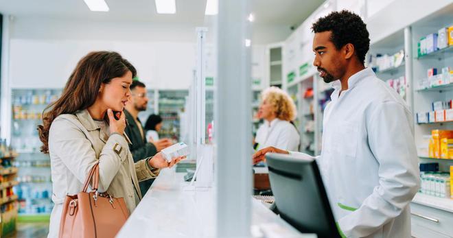 Les pharmaciens autorisés à délivrer des antibiotiques sans ordonnance en cas d’angine ou de cystite