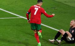 Euro 2024 : quand Cristiano Ronaldo célèbre avec rage et chambre le gardien tchèque