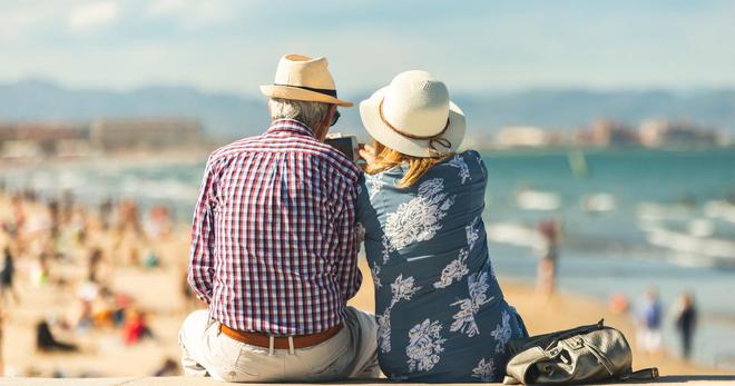 Face aux boomers, les Français de la génération Z ont le sentiment d'être «privés de vacances»