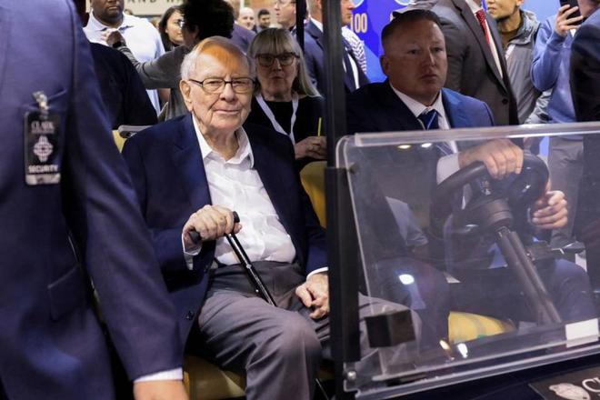 Warren Buffett fait un don record de $5,3 milliards d'actions Berkshire