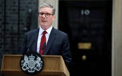 Le nouveau Premier ministre britannique Keir Starmer arrive à Downing Street