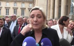 «C'est leur assaut du Capitole à eux»: Marine Le Pen dénonce les «attitudes factieuses» du NFP qui veut «prendre de force» Matignon
