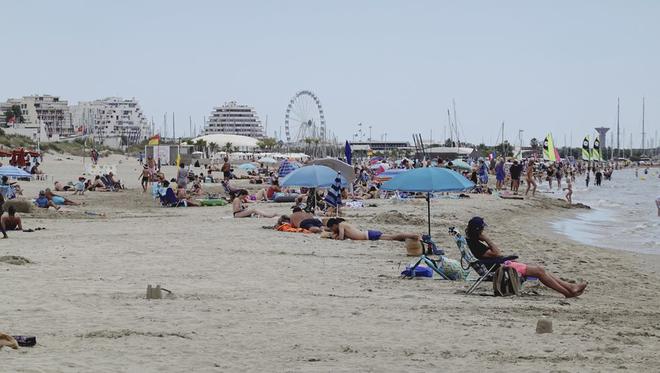 Nappe d’hydrocarbure détectée à La Grande-Motte : la baignade à nouveau autorisée sur la plage du Couchant