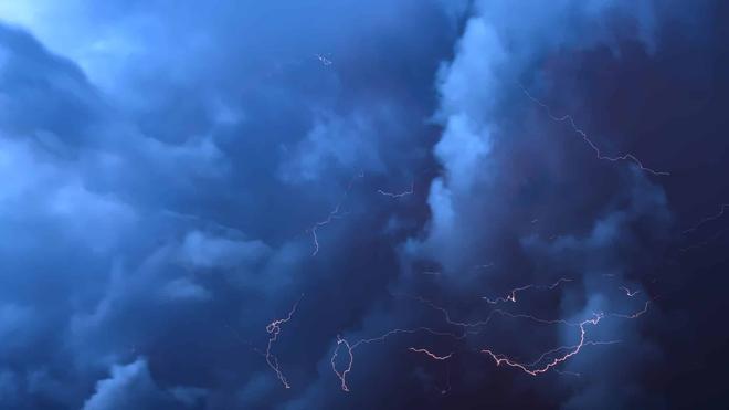 De nombreux dégâts et un décès par accident après le passage des orages en Isère le mardi 14 août