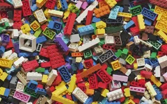 LEGO passe à la résine renouvelable pour ses briques iconiques