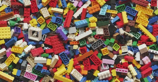 LEGO passe à la résine renouvelable pour ses briques iconiques