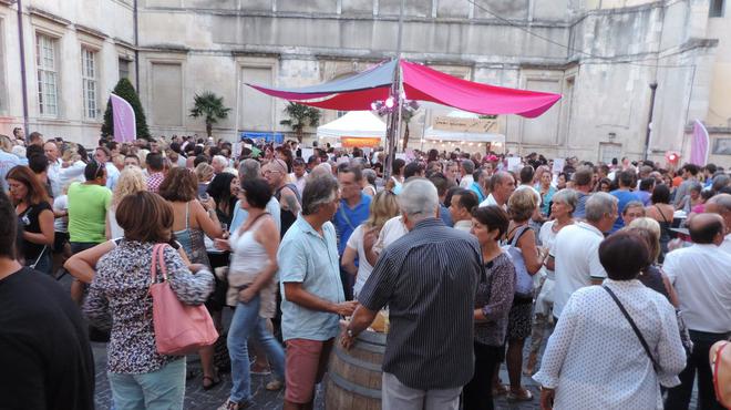 NÎMES Il dérobe la caisse d'un commerçant : le voleur arrêté par des passants