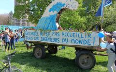 Le collectif StopMicro accueille une délégation de la Traversée des luttes pour l’eau sur le campus de Grenoble