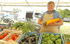 Les producteurs font la promotion de leurs légumes à Estrées-Saint-Denis