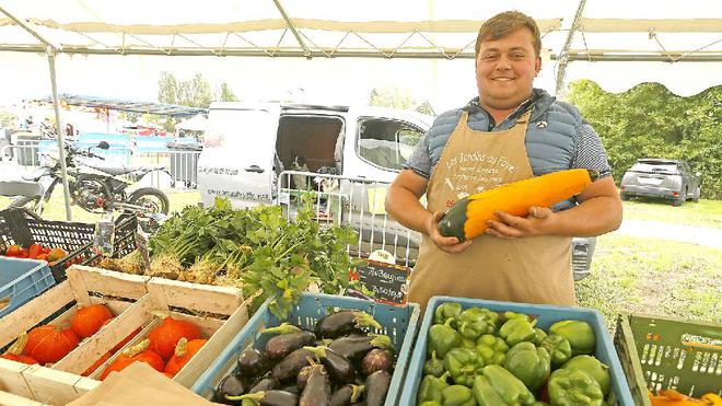 Les producteurs font la promotion de leurs légumes à Estrées-Saint-Denis