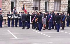 Gendarme tué à Mougins: suivez en direct l'hommage national à Éric Comyn présidé par Gérald Darmanin à Nice