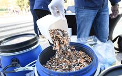 Avec le World Cleanup Day, venez ramasser les mégots qui jonchent le sol de La Défense