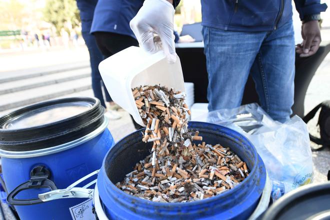 Avec le World Cleanup Day, venez ramasser les mégots qui jonchent le sol de La Défense