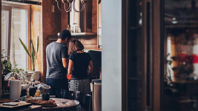 « Le budget restaurant est autour de 300€ par mois » : dans le frigo de Julie, 10 800€ par mois