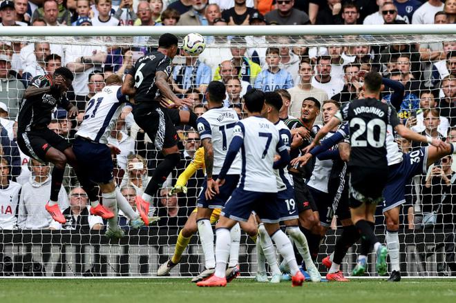 Angleterre: Arsenal remporte le derby à Tottenham d'une courte tête