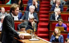 Destitution d’Emmanuel Macron : les députés PS n’empêcheront pas l’examen du texte puis voteront contre