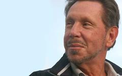 1984 : Larry Ellison, cofondateur d’Oracle, plaide pour un monde constamment surveillé par les IA