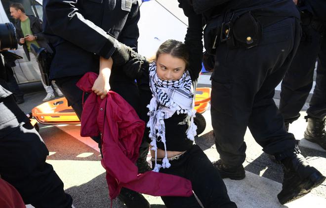 Greta Thunberg arrêtée à Bruxelles lors d’une manifestation contre les énergies fossiles