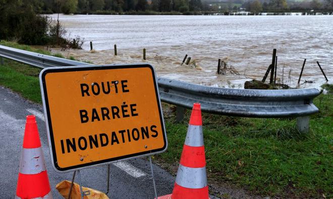 Pluie et inondation. On prévoit demain entre 60 et 90 mm localement sur la région.