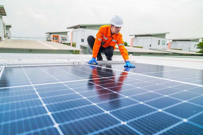 Les panneaux solaires de toiture ont un impact négatif sur le climat urbain, affirme cette étude