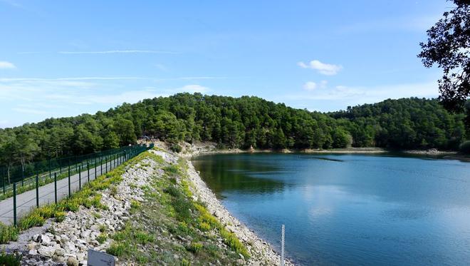 Manque d’eau au lac de la Cavayère : la Ville de Carcassonne interpelle les services de l’État et l’agglomération