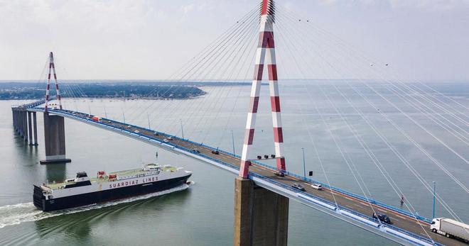 Pont de Saint-Nazaire : la circulation des poids lourds pourrait être limitée faute d’accord sur les prochains grands travaux