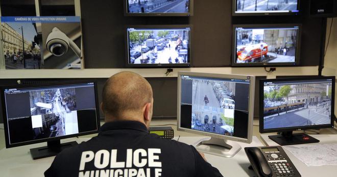 «Il n'y a pas de bilan» : à Marseille, la droite tacle la mairie sur la lenteur du déploiement de la vidéosurveillance