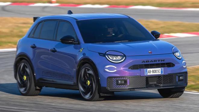 L’Abarth 600e fera finalement 280 ch