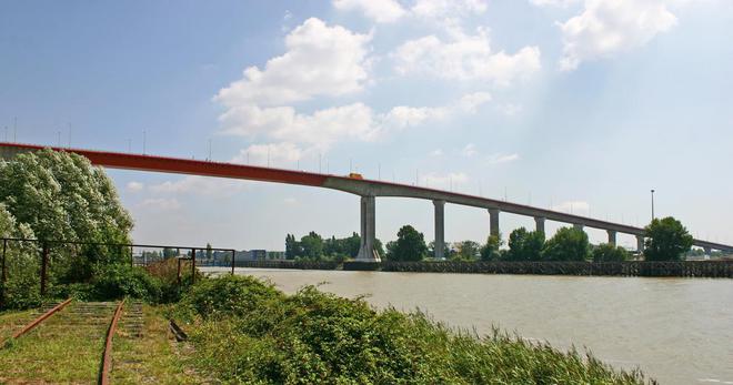 Nantes : un homme toujours porté disparu après s’être jeté d’un pont dans la Loire