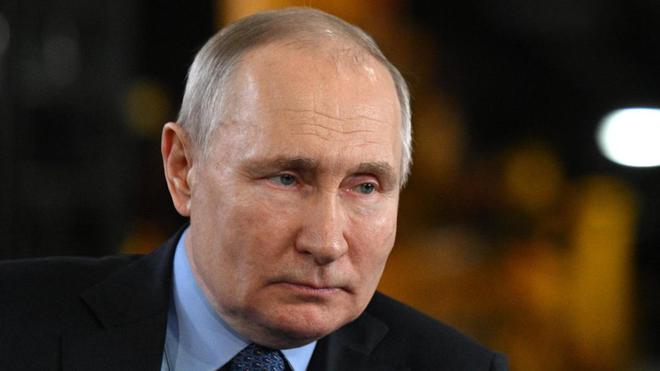 Nouvel An : en Russie, Poutine s’autocongratule sur ses 25 années de pouvoir dans ses vœux 2025
