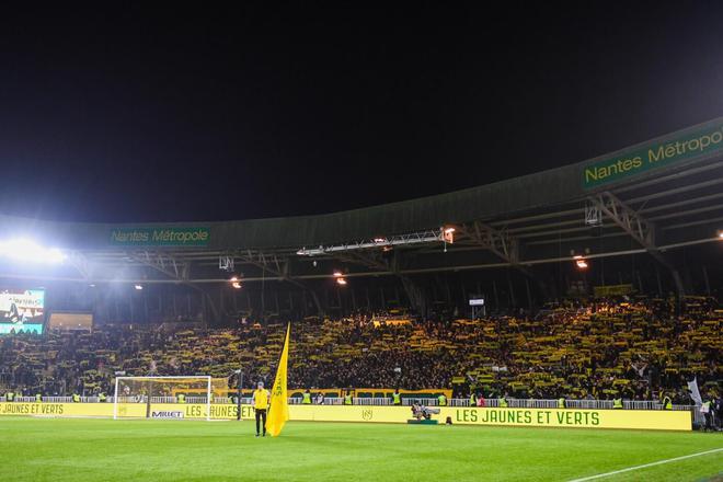 La Brigade Loire déploie un tifo cinglant avant Nantes-Monaco