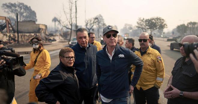 Incendies à Los Angeles : la maire démocrate fustigée pour son absence lorsque les feux se sont déclenchés