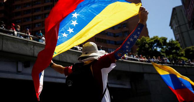 «Complot international» : le Venezuela ferme sa frontière avec la Colombie