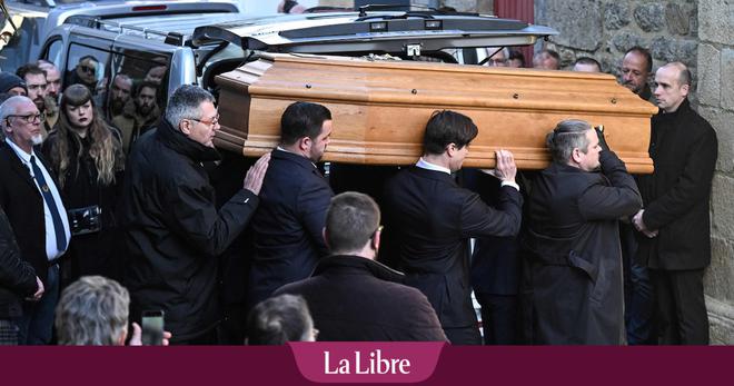 200 personnes ont assisté à l'inhumation de Jean-Marie Le Pen dans sa ville natale de la Trinité-sur-Mer