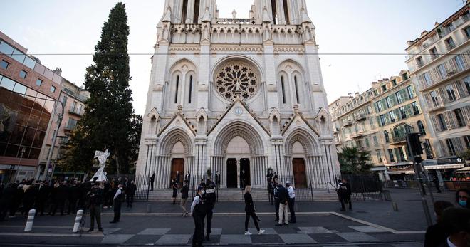 «Il avait un regard noir, haineux» : le récit des policiers municipaux confrontés au terroriste de la basilique de Nice