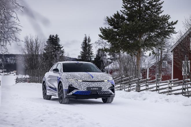 Derniers essais givrés pour l’Alpine A390, le « Sport fastback » qui va électriser 2025