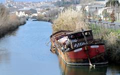 La face cachée du canal du Midi : les péniches "épaves" stationnées à Béziers et ailleurs, qui se meurent…