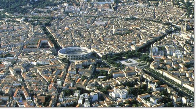 NÎMES Il déambule dans la rue avec une hache et un couteau