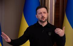 Guerre en Ukraine : Zelensky accuse la Russie de violer le cessez-le-feu pascal